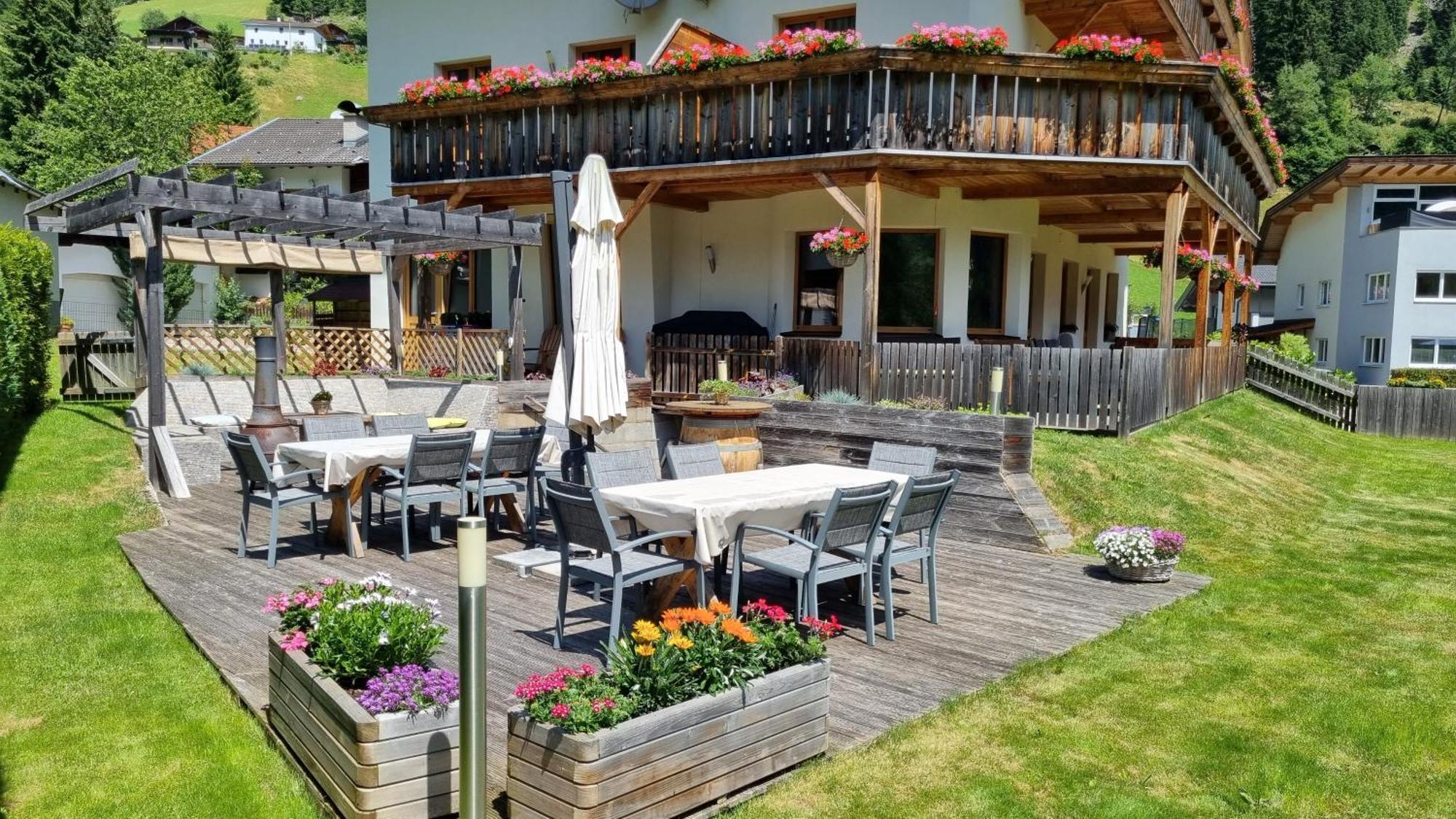 Gaestehaus Landhaus Tyrol Грис-им-Зельрайн Экстерьер фото