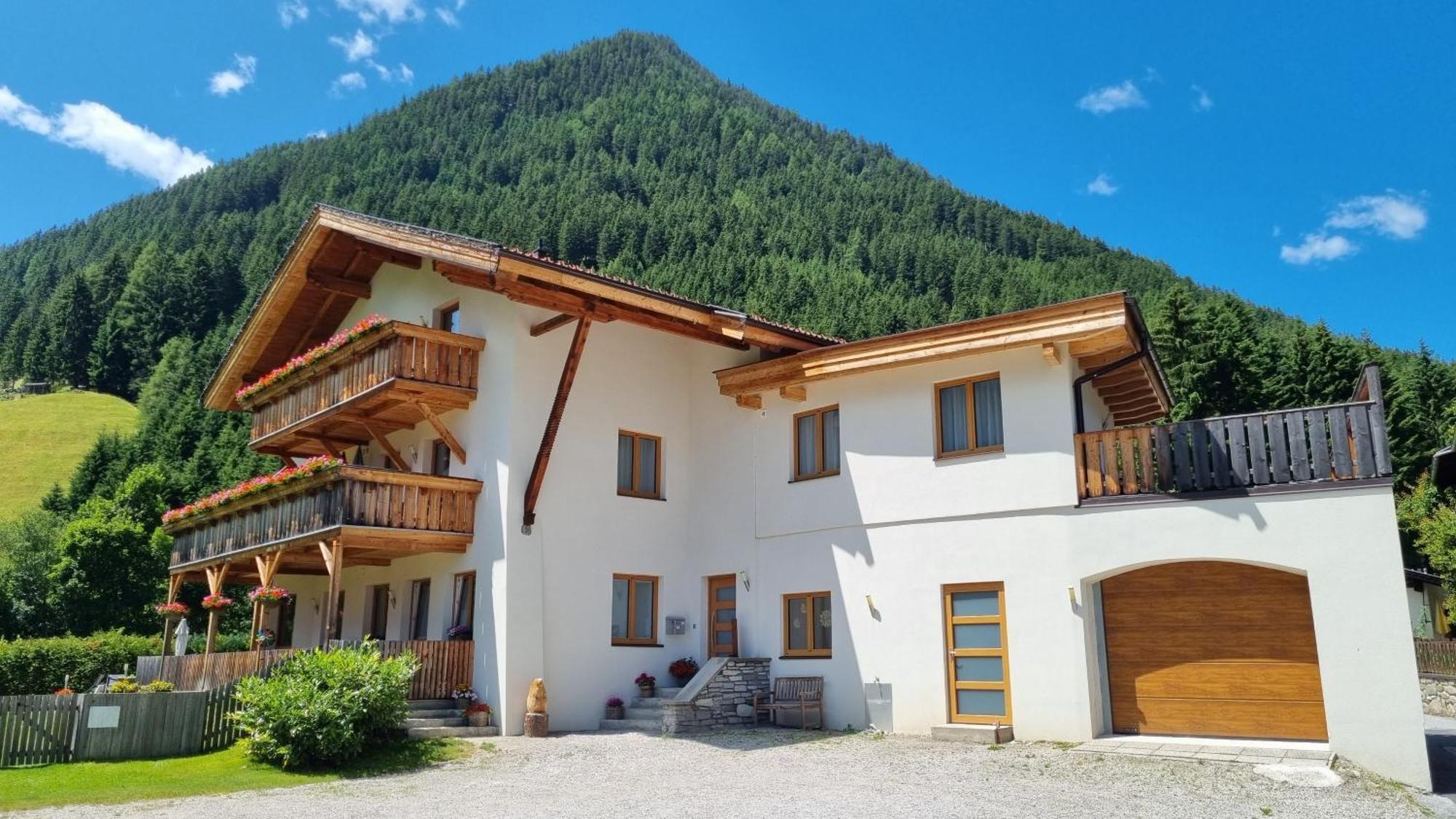 Gaestehaus Landhaus Tyrol Грис-им-Зельрайн Экстерьер фото