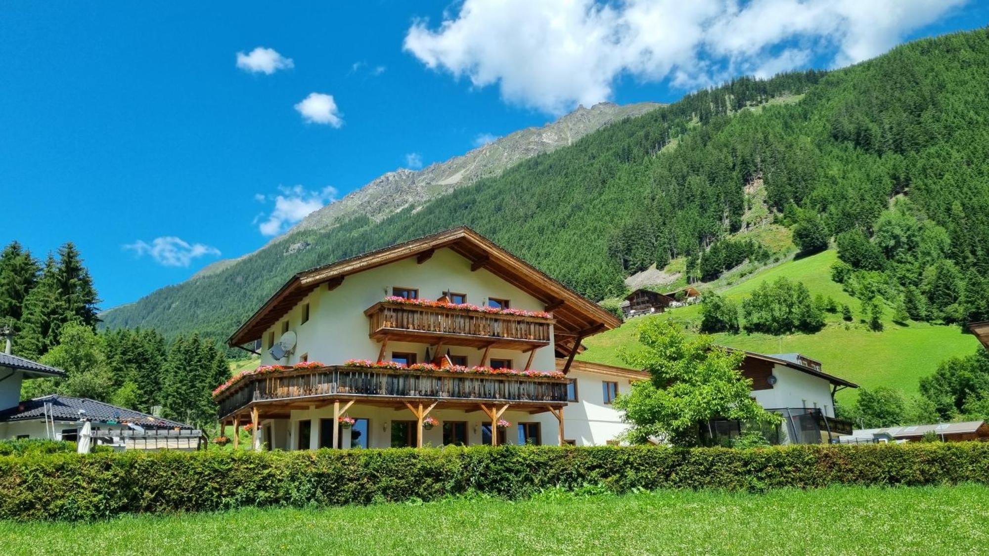 Gaestehaus Landhaus Tyrol Грис-им-Зельрайн Экстерьер фото